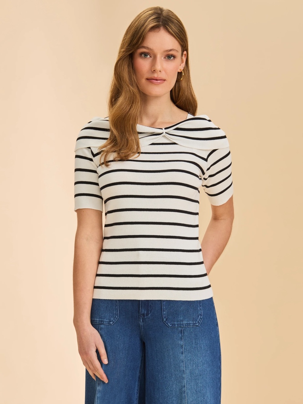 Striped Short Sleeve Twist-Neck Top - Black & White